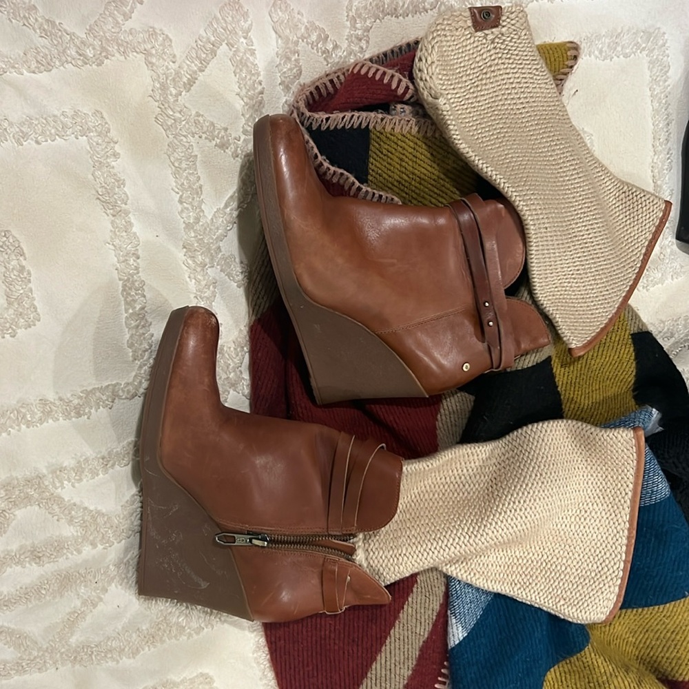 RARE UGG Cognac colored leather ankle bootie  snap on knee high sweater legging